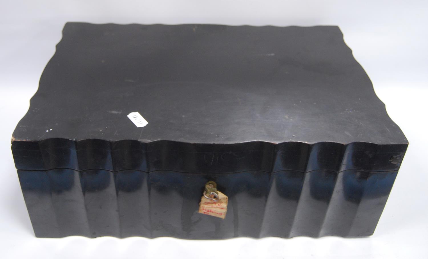 19th century coromandel box of serpentine form with floral inlay to the lid, 39cm wide, 25cm deep - Image 3 of 3