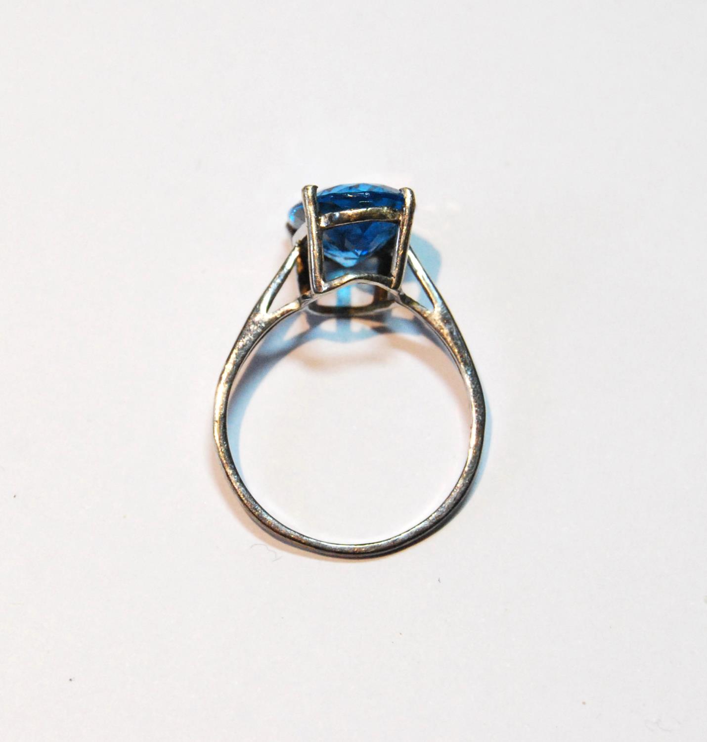 Blue topaz ring in 9ct white gold, size R½. - Image 2 of 3