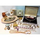 Pearl necklet with amethyst drop in 9ct gold, a quantity of coins, costume jewellery and other