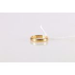 18ct gold plain wedding band, ring size P, 3.19g