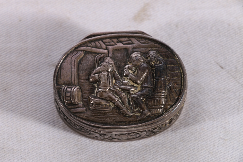 Dutch 830 grade silver snuff box decorated with tavern scene, 5cm x 3.5cm - Image 2 of 3