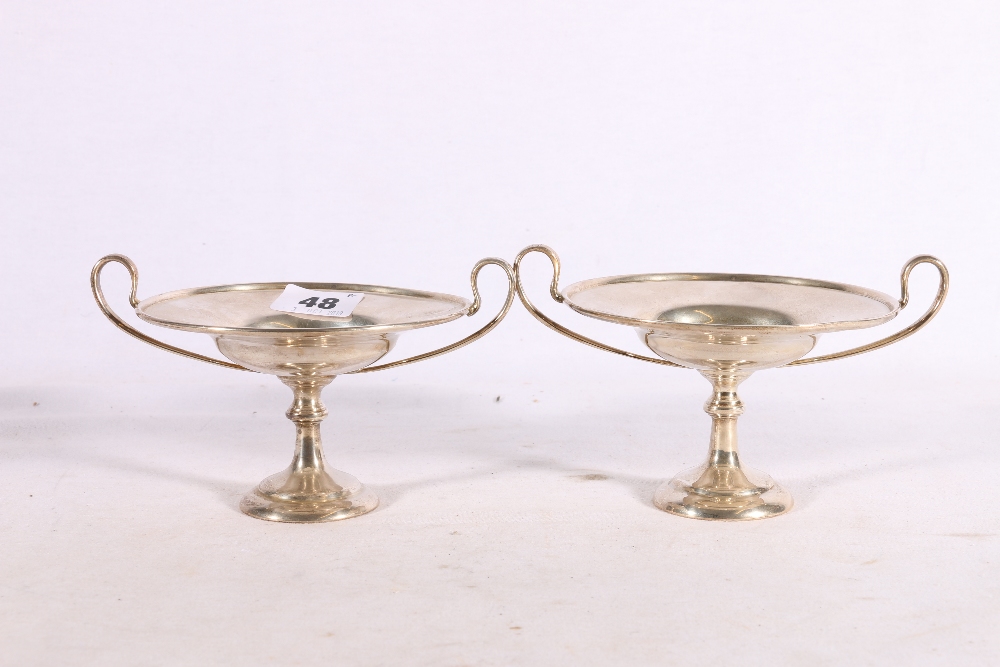 Pair of Edwardian Art Nouveau period silver twin handled tazzas by Holland, Aldwinckle & Slater,