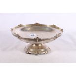 George V silver pedestal bowl with floral rims by Walker and Hall, Sheffield 1930, 21cm diameter,