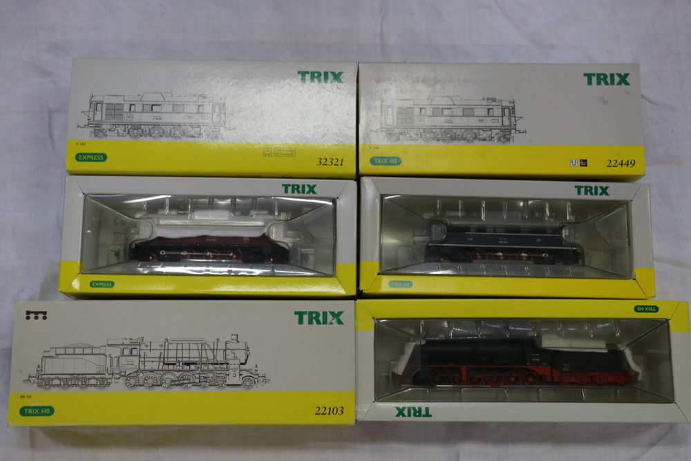 Trix HO scale model railways 22103 tender locomotive 59038 DB black, 22449 locomotive DB V16 101,