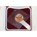 UNITED KINGDOM Elizabeth II gold half sovereign 2001 in issue box with certificate of authenticity