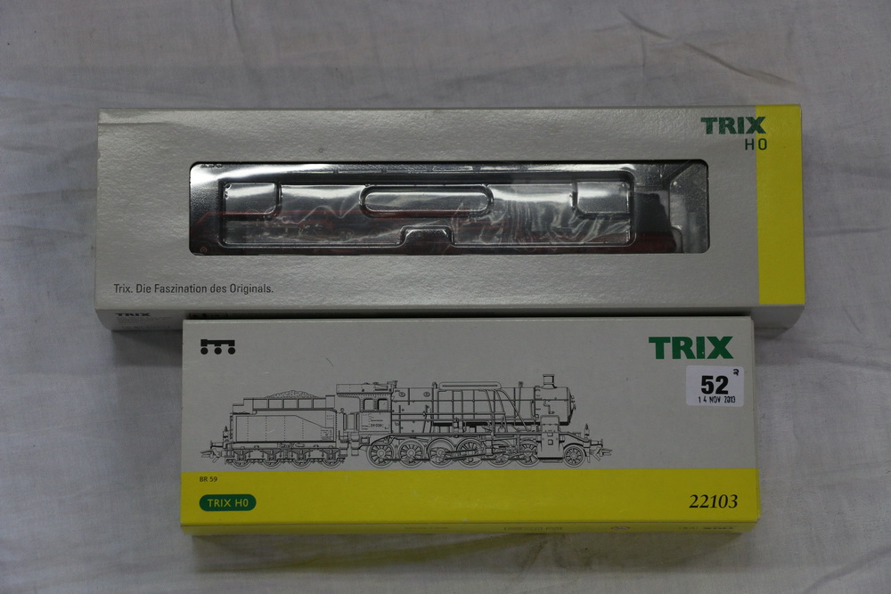 Trix HO scale model railways 22945 tender locomotive Dampflokomotive DB 45010 black and 22103 tender