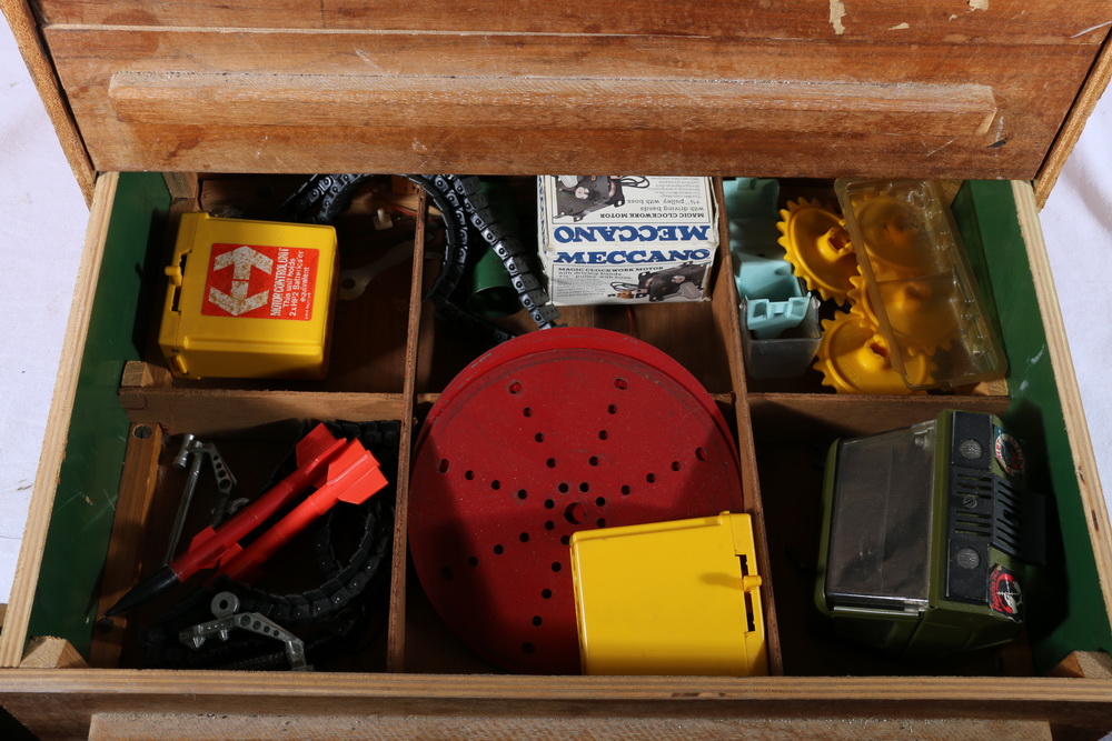 Meccano, a four drawer table top chest containing parts, four boxed outfits and various - Image 2 of 5