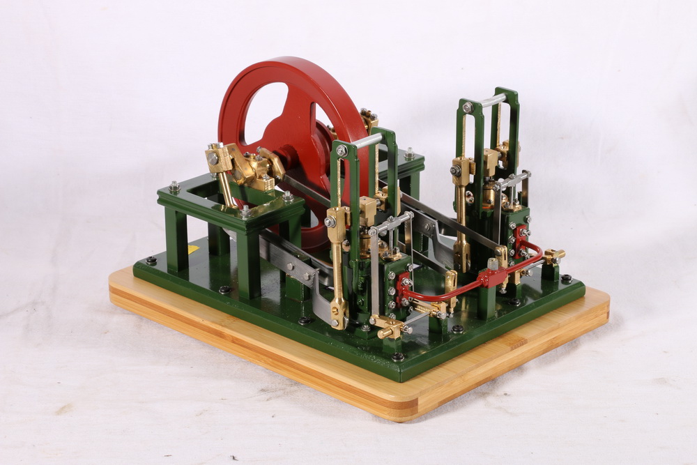 Model twin Y beam engine (AR108 mk2) built by Albert Ranaldi, 28 cm long raised on wooden plinth