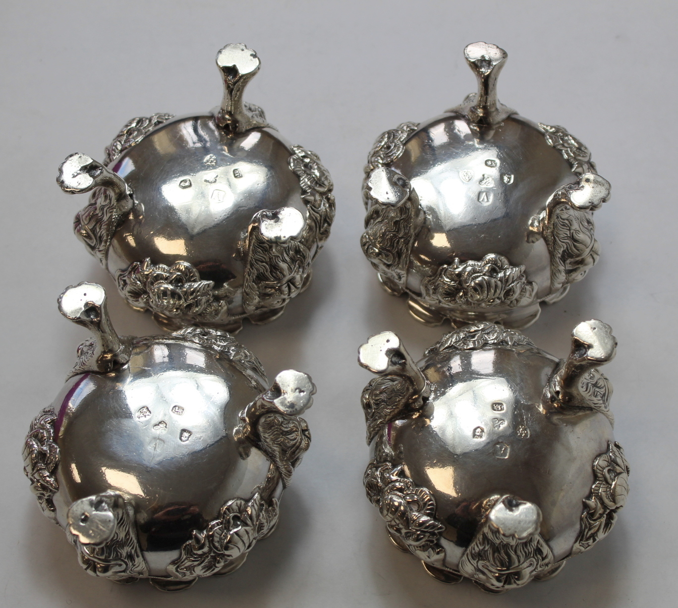 Impressive set of four cast silver salts of good gauge with cast swags and deeply gadrooned edges - Image 7 of 11