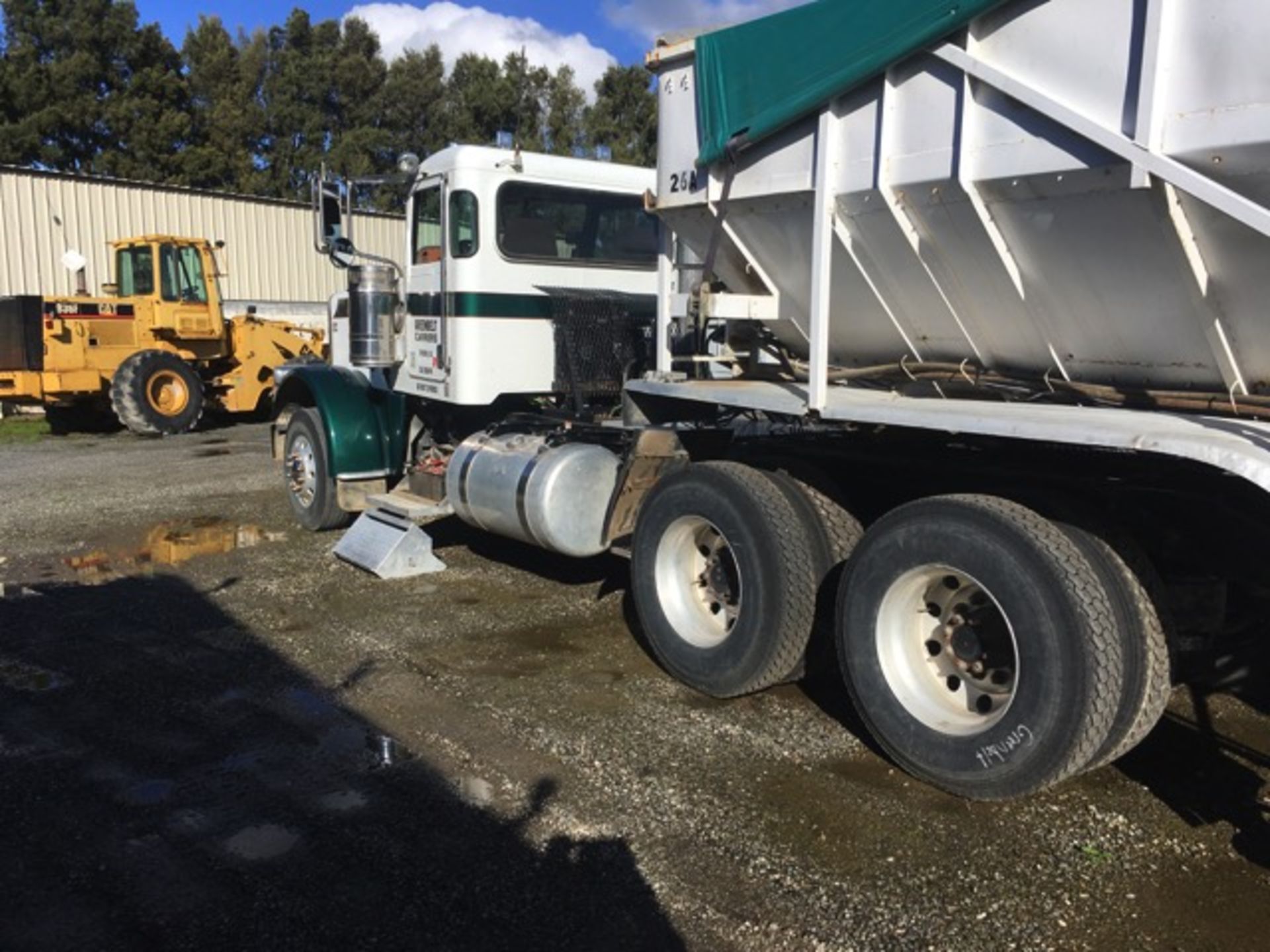 2009 Peterbilt 388 Truck Tractor, L6 14.9L Cummins IXS Diesel Engine, 6 X 4 Driveline, Air Brakes, - Image 4 of 36