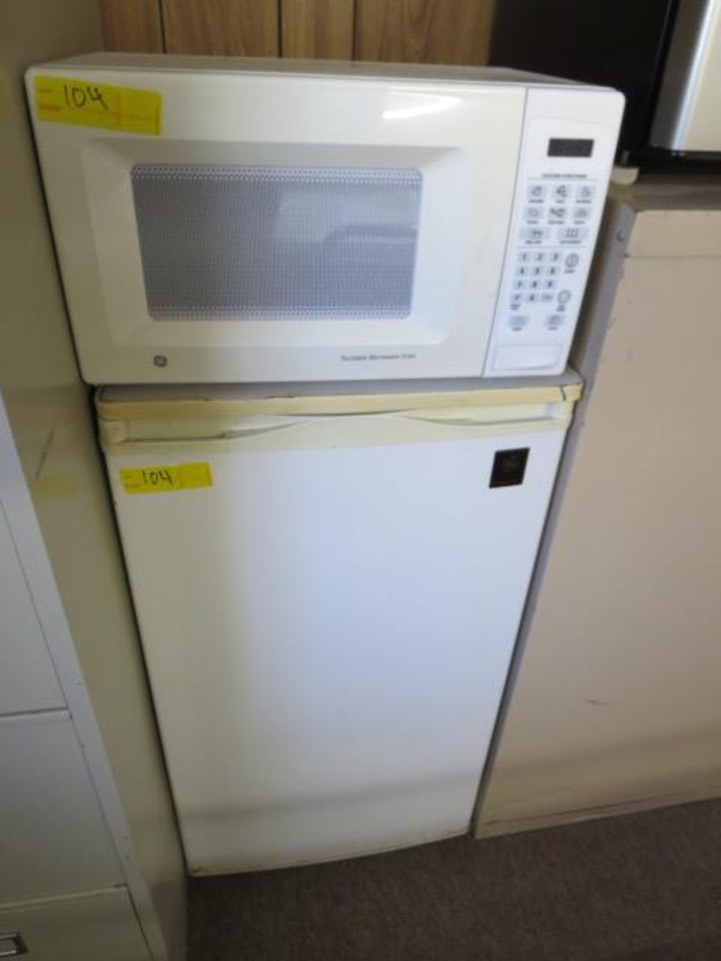 2 Microwaves & 2 Mini Fridges & Toaster - Image 2 of 3