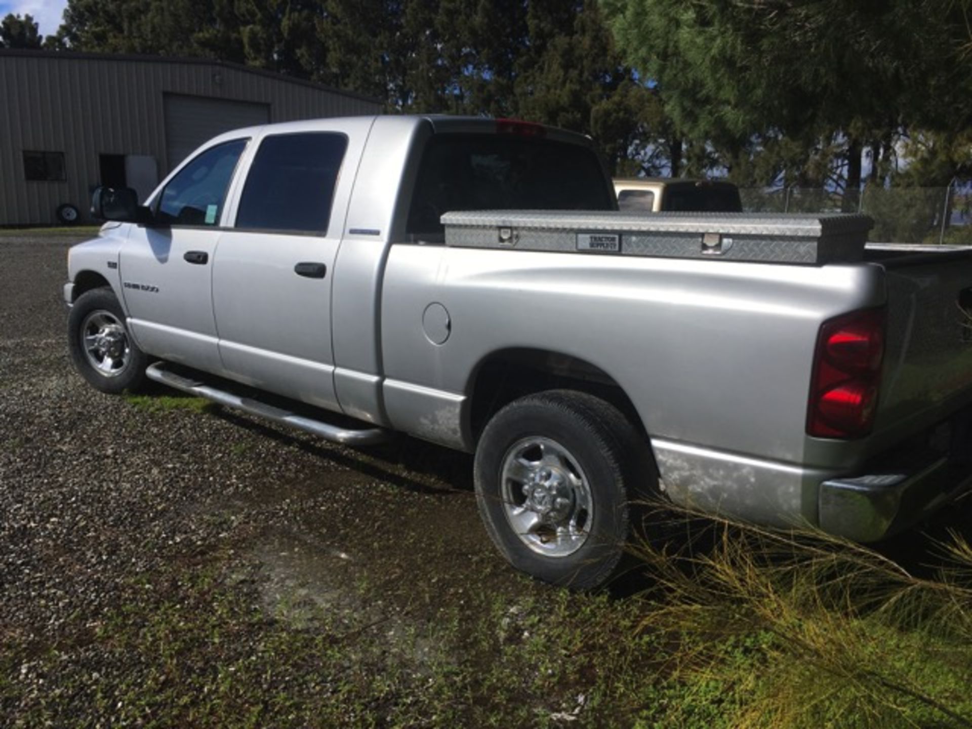 2007 Dodge Ram 1500 4 Dr Mega Cab, Hemi 5.7L V8, AM/FM CD, Tint, Cruise, PDL, PW, PM, Running - Bild 7 aus 24