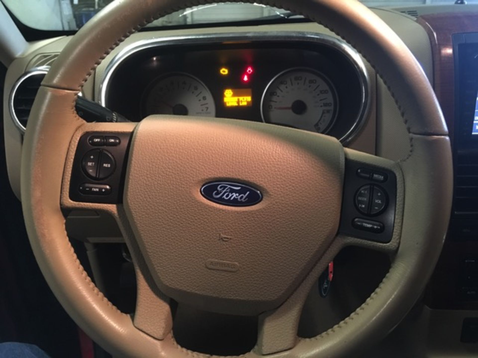 2007 Ford Explorer Eddie Bauer, Auto Trans, 4.6L V8, Wood Trim, Two Tone Paint, 3rd Row Seat, - Image 9 of 22