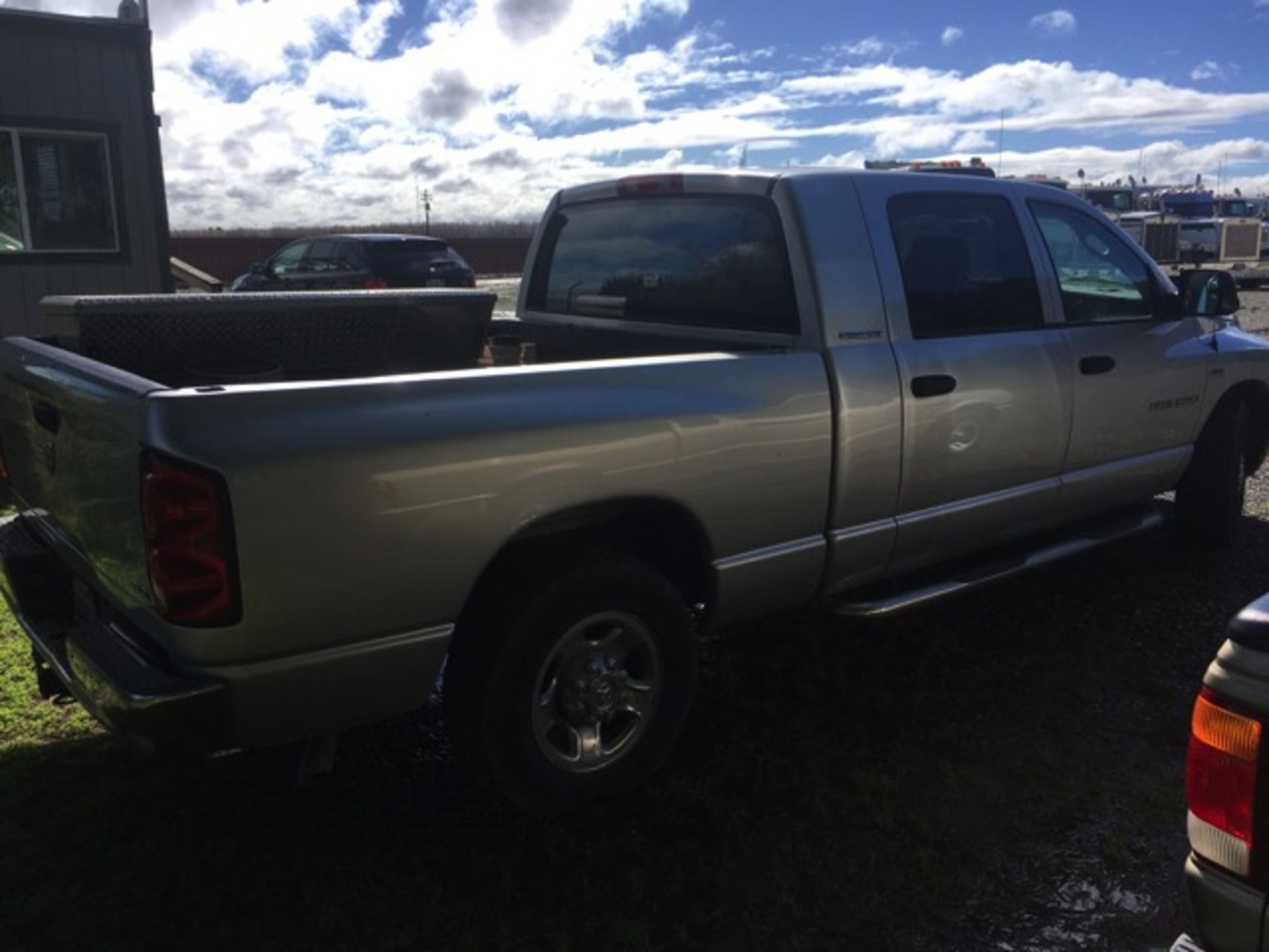 2007 Dodge Ram 1500 4 Dr Mega Cab, Hemi 5.7L V8, AM/FM CD, Tint, Cruise, PDL, PW, PM, Running - Bild 4 aus 24