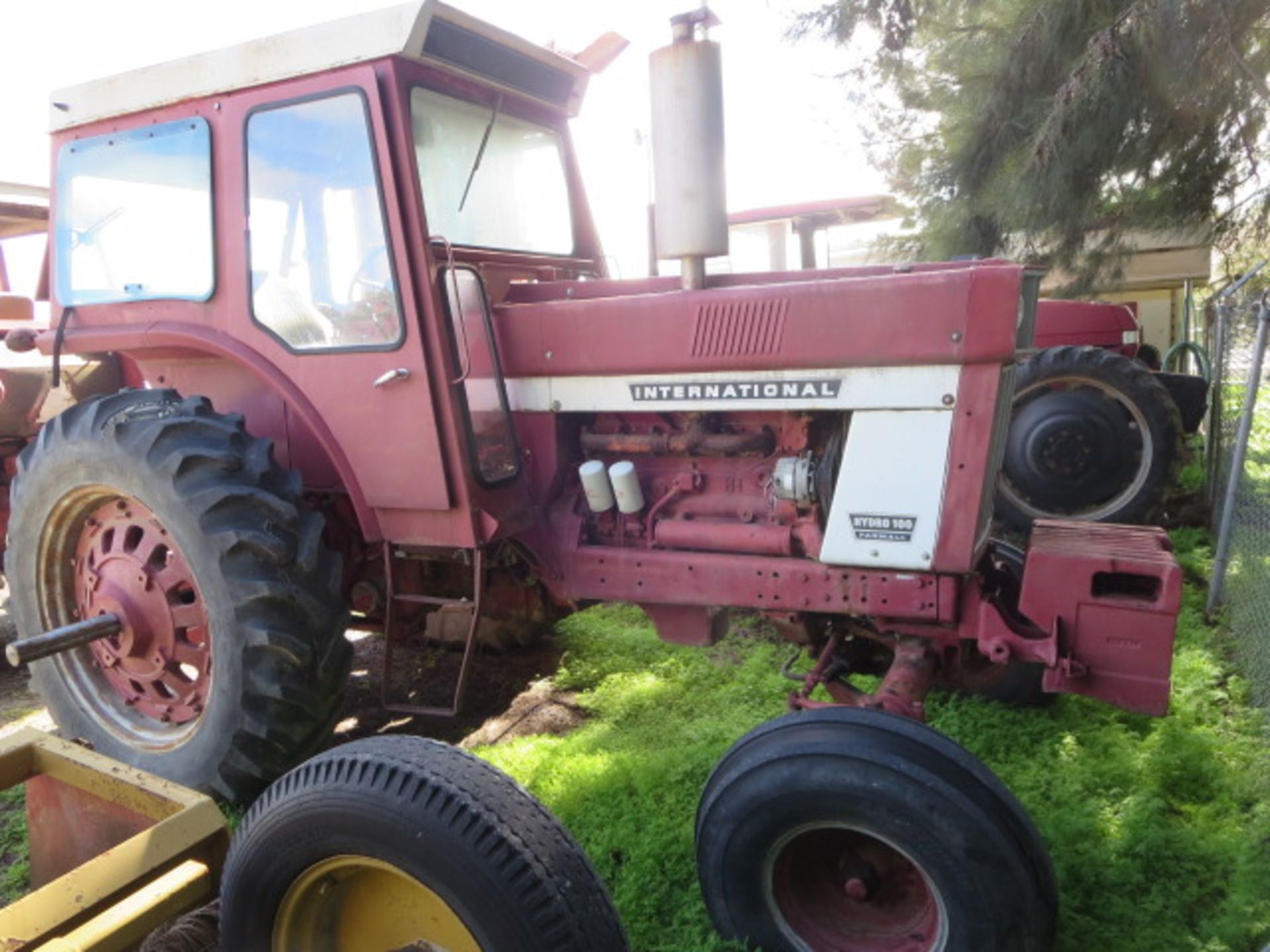 1982 International Harvester Hydro 100 Tractor 2WD, 105HP, S/N U1020232, ID 2690006V012023 - Image 2 of 17