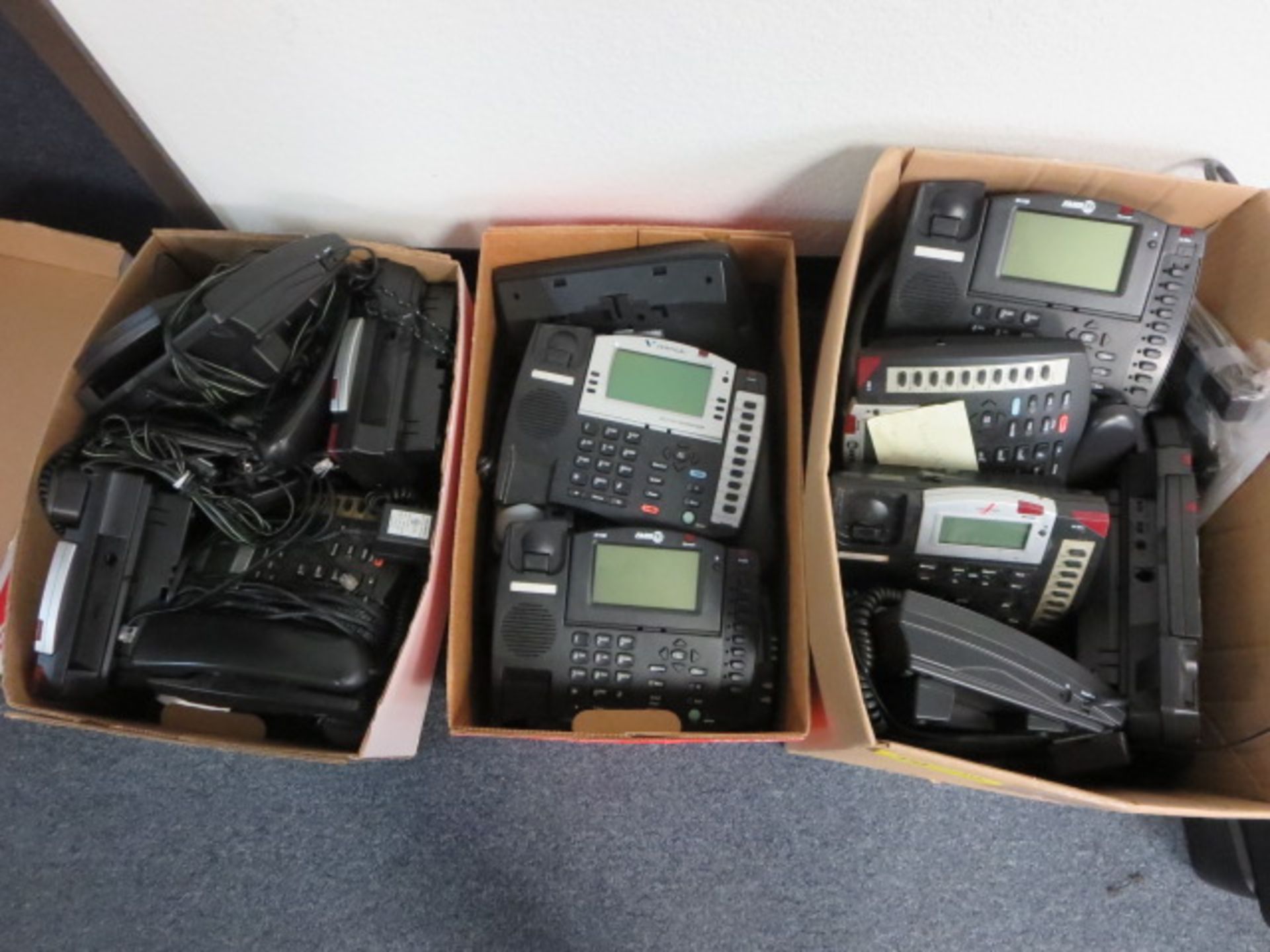 Lot of Assorted Phones, Approx 25