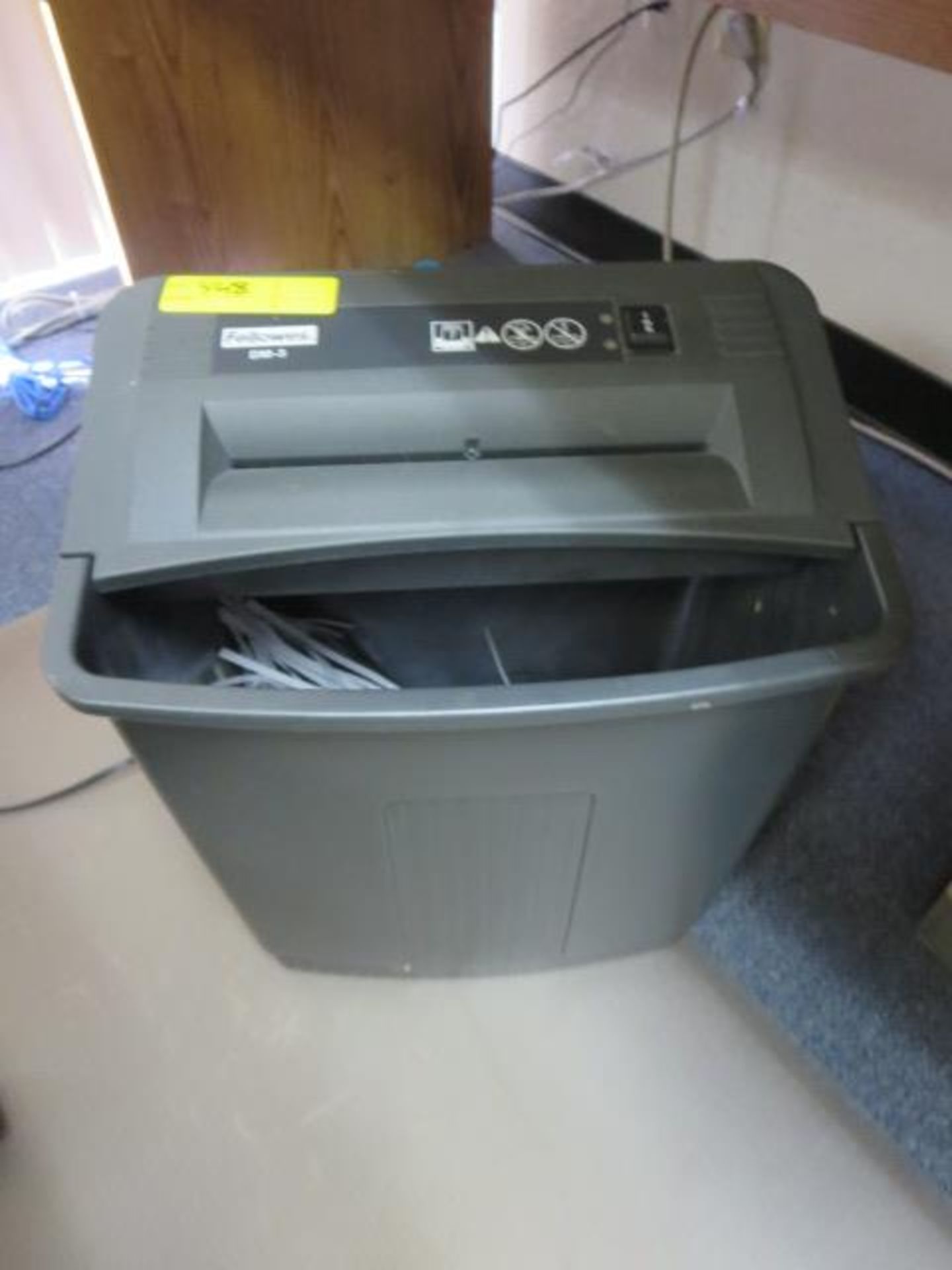 Fellows DM-3 Paper Shredder