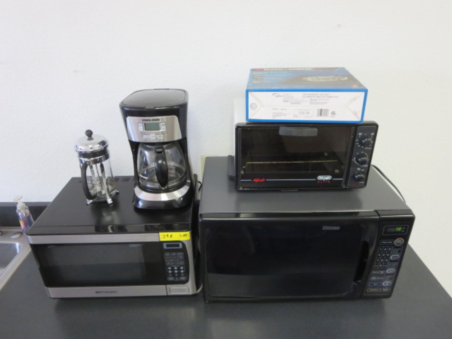 Lot of Microwaves, Buffet Range, Toaster Oven, Coffee Maker, 6pcs