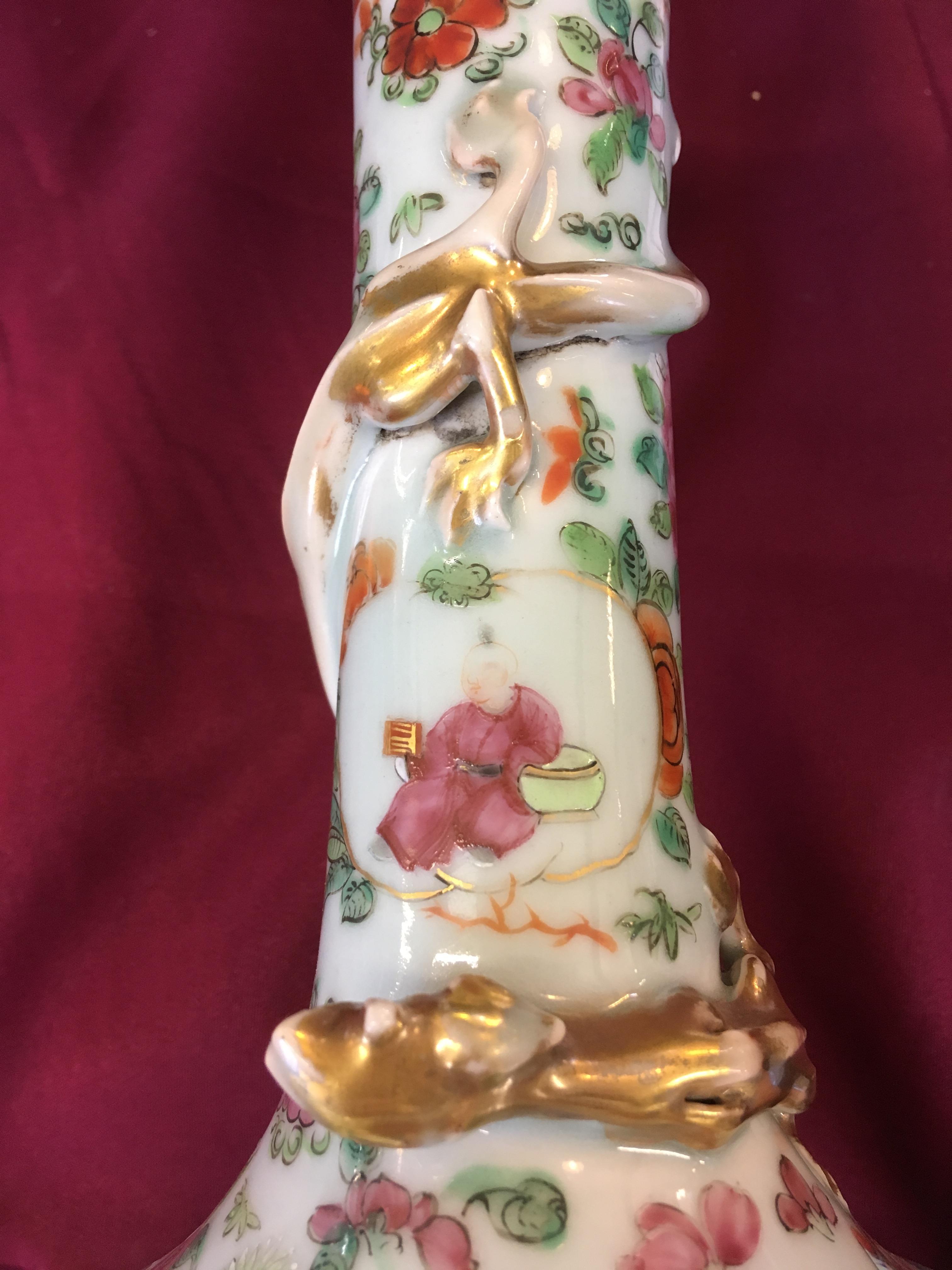 A pair of 19th century Chinese porcelain, Canton famille rose bottle vases, - Bild 7 aus 13