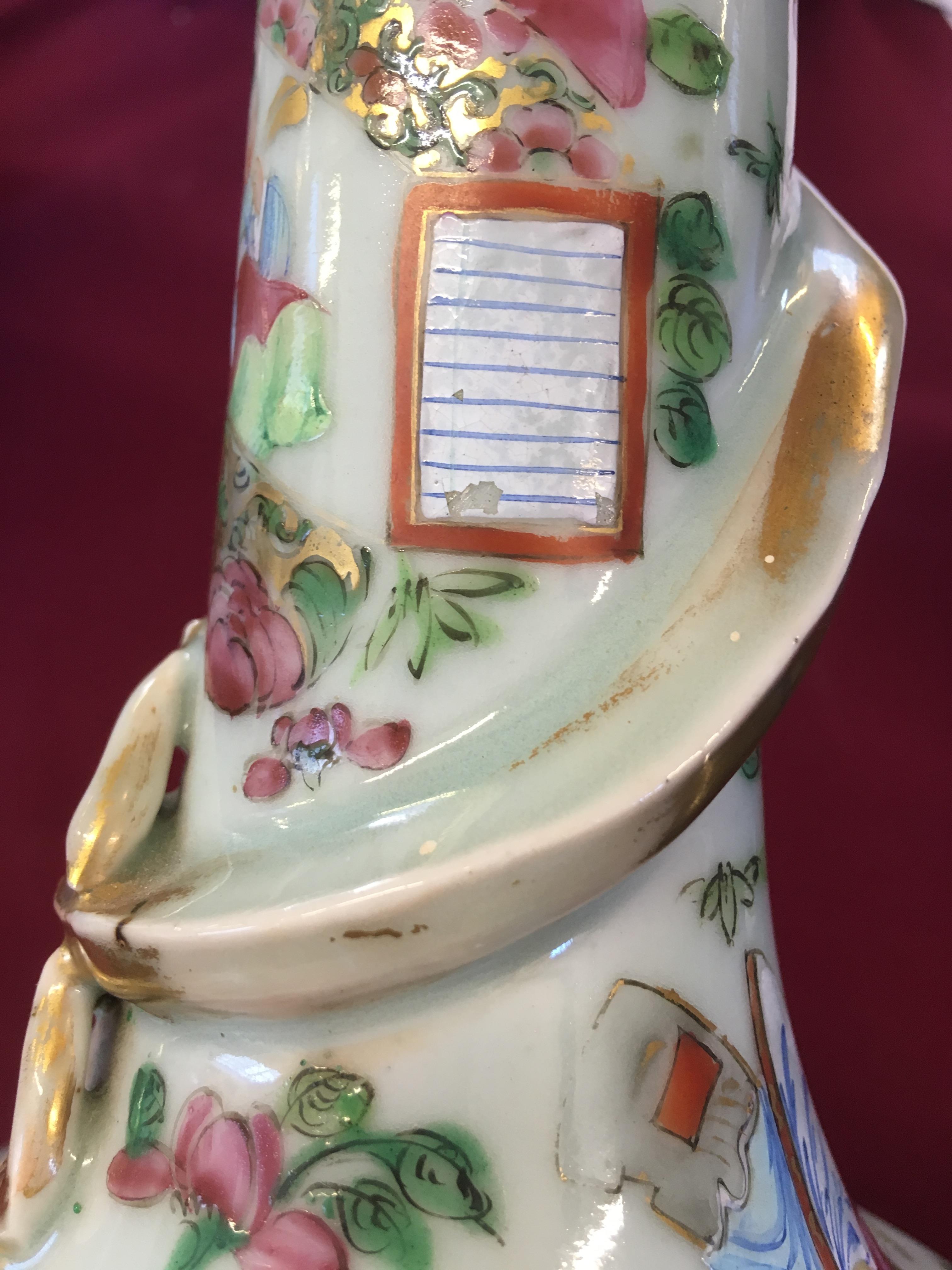 A pair of 19th century Chinese porcelain, Canton famille rose bottle vases, - Bild 10 aus 13