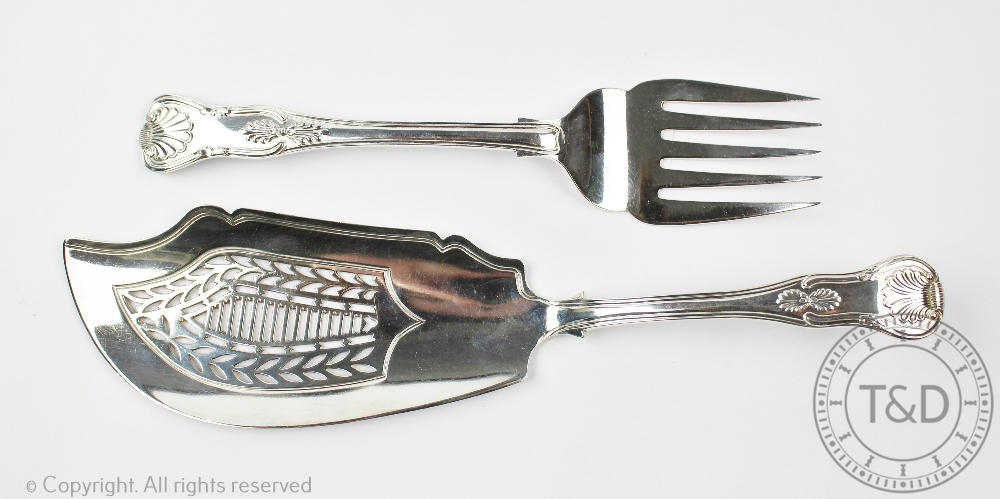 A George III silver Kings pattern fish slice, London 1816, makers mark 'I.