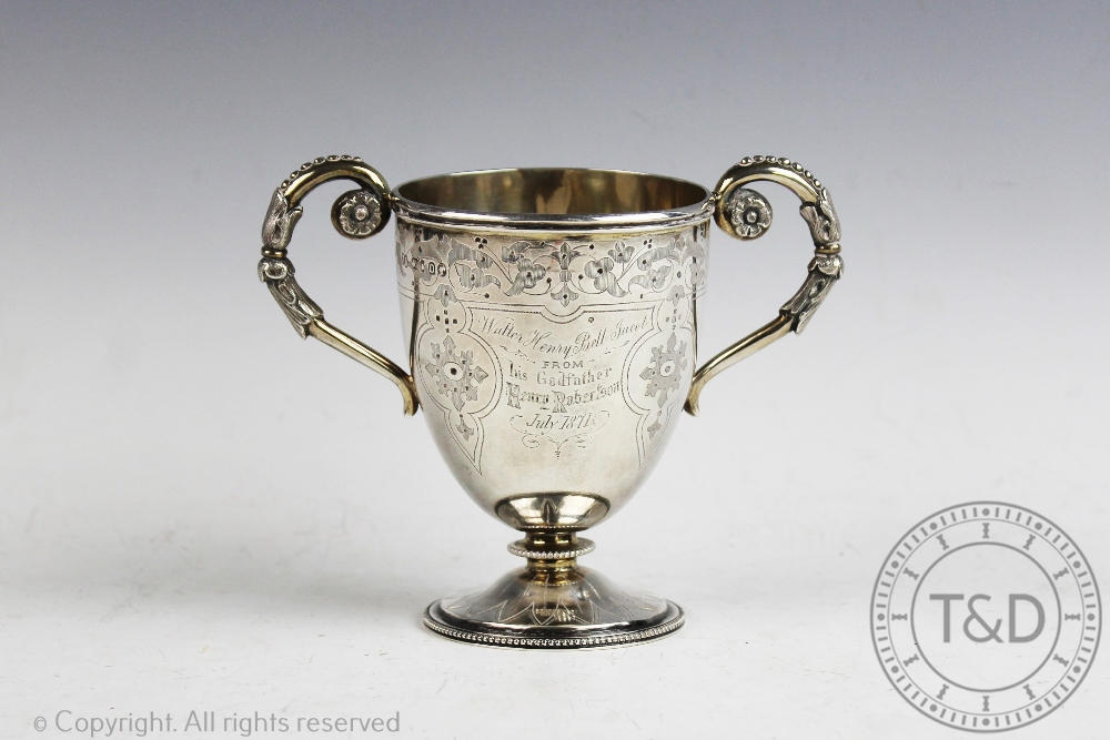 A Victorian silver presentation cup, Thomas Smily, London 1869,