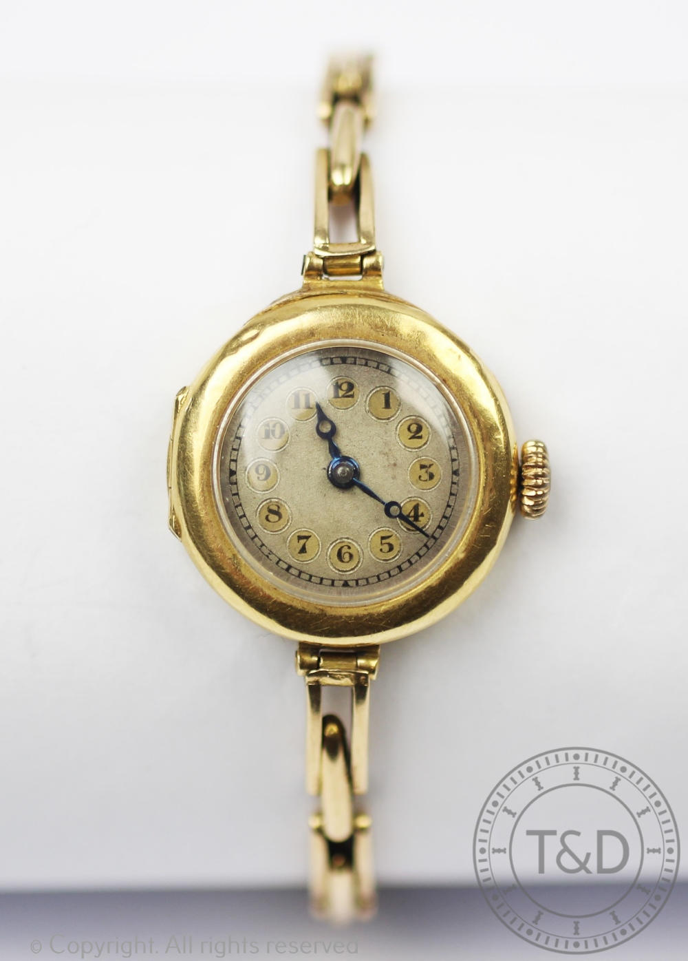 An 18ct yellow gold wristwatch, London 1921,