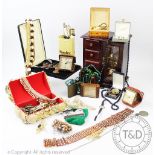 A quantity of assorted jewellery to include vintage and costume pieces, a Pierce pocket watch,