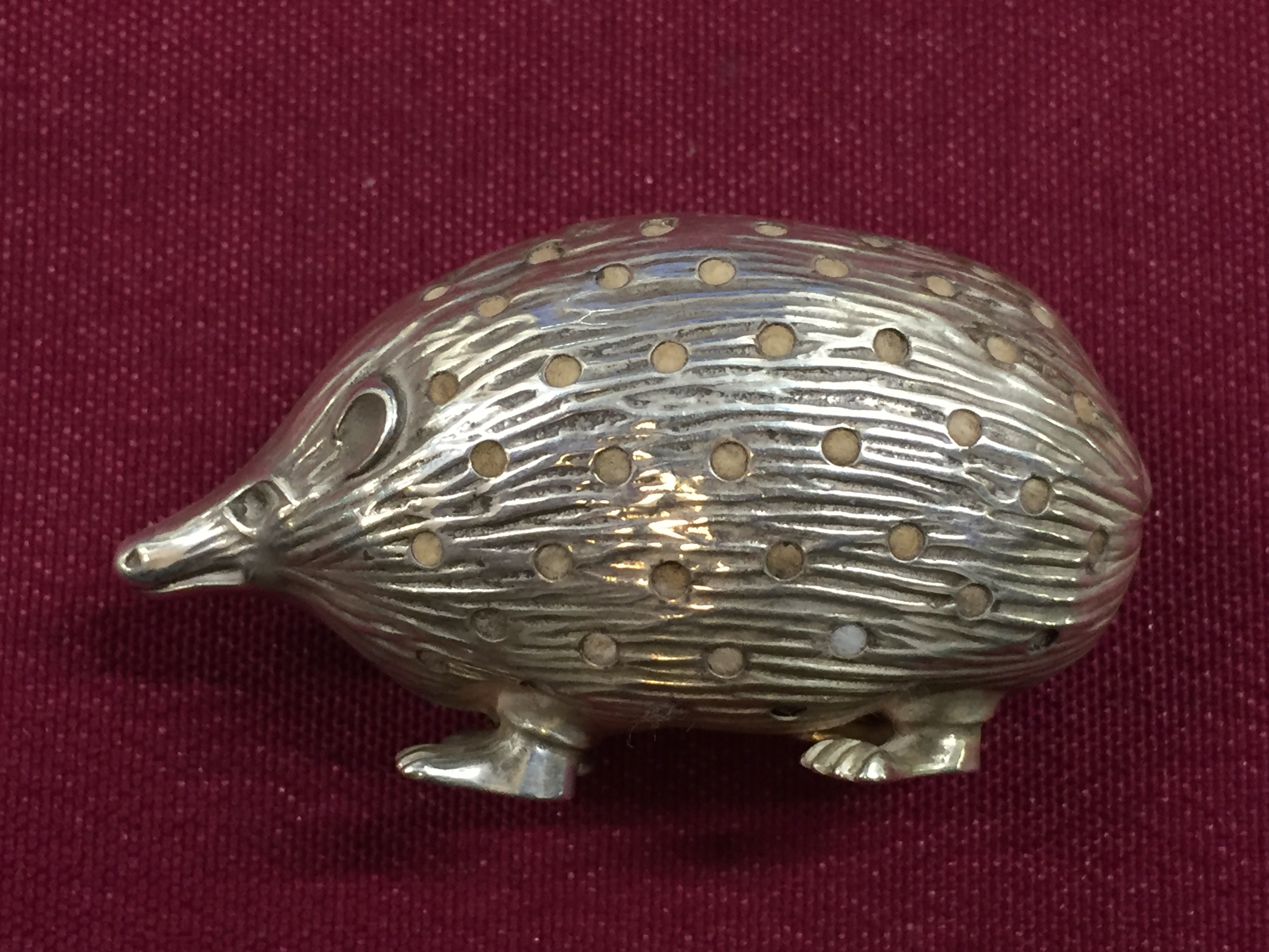 An early 20th century novelty silver pin cushion modelled as a hedgehog, 5cm long, - Image 4 of 5