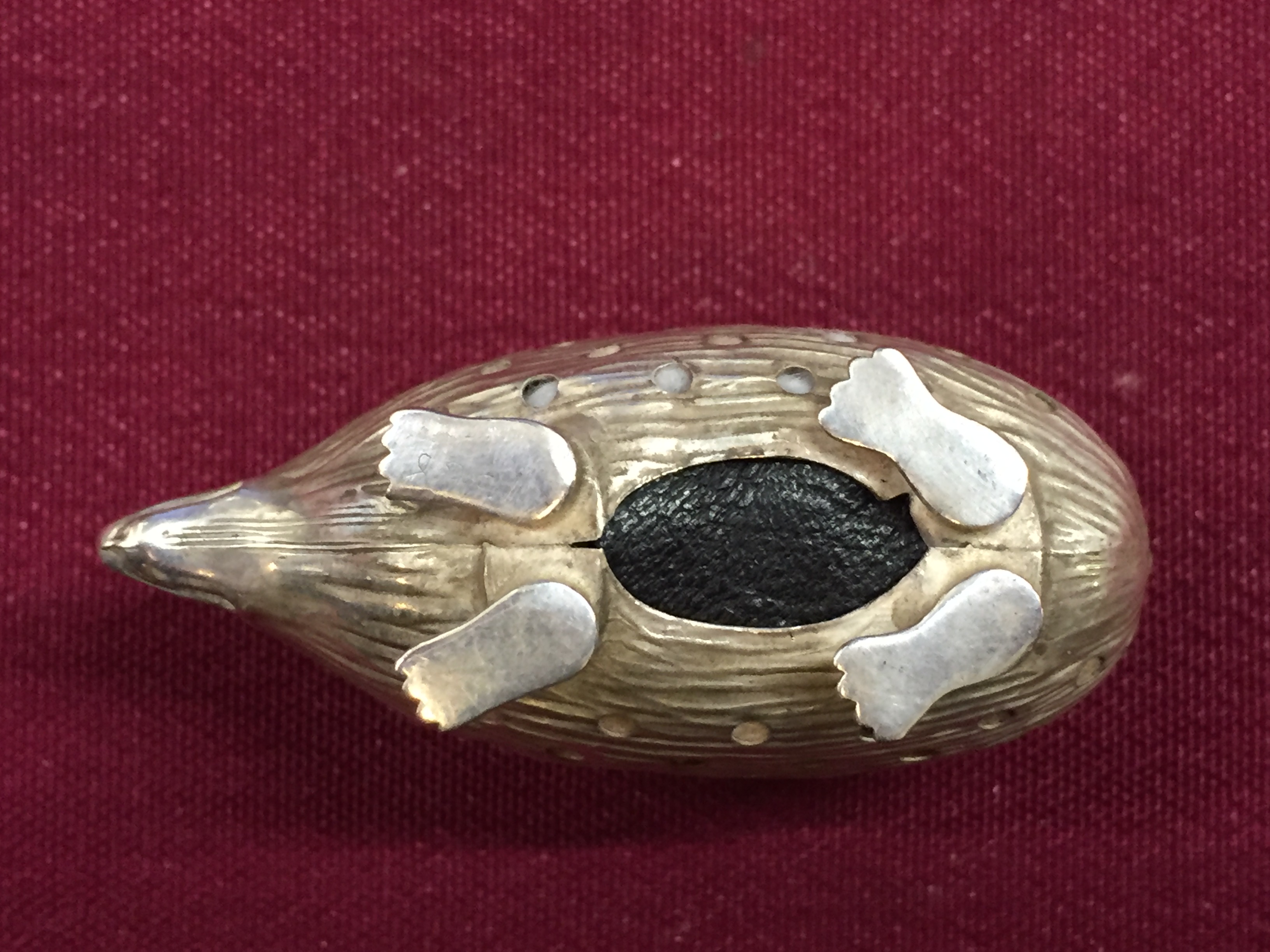 An early 20th century novelty silver pin cushion modelled as a hedgehog, 5cm long, - Image 5 of 5