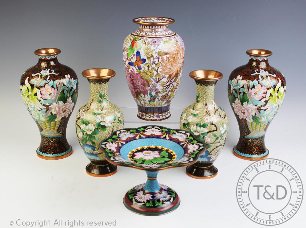 A pair of modern Japanese meiping shaped cloisonne vases, 25.