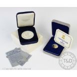 A 1977 Queen Elizabeth II commemorative medallion,