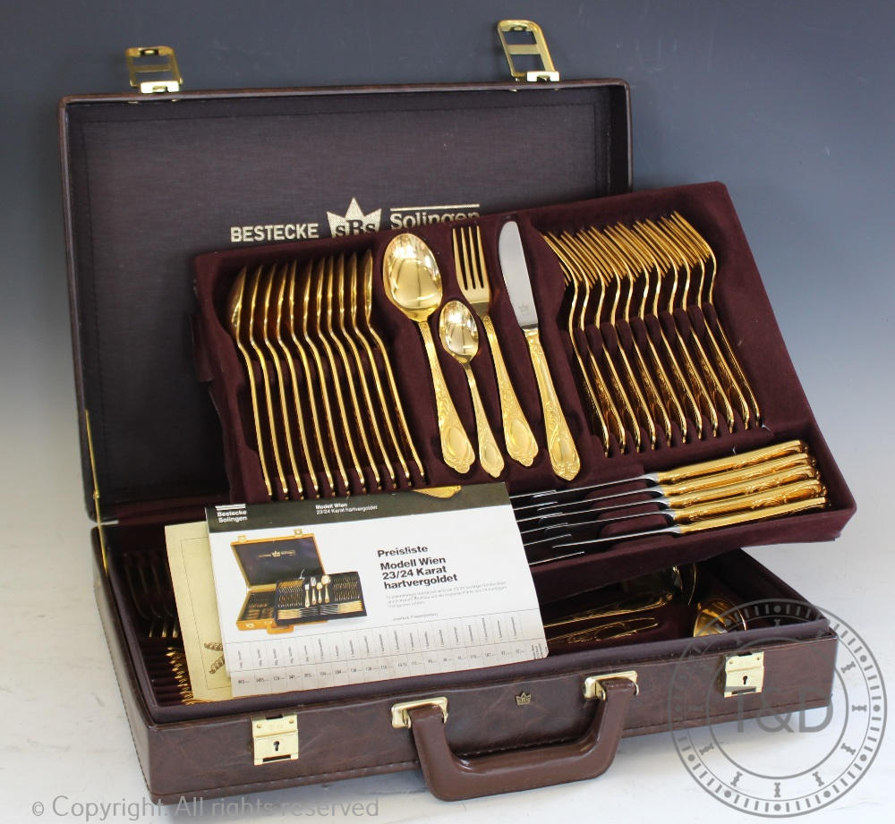 A Besttecker Solingen cased canteen of cutlery, comprising: twelve dinner forks and knives,