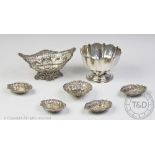 An Edwardian silver sugar bowl, Roberts & Belk Ltd, Sheffield 1910,