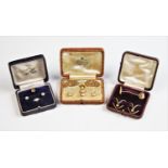 A gentleman's dressing set, comprising; a pair of 18ct gold cufflinks