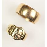 A Victorian style 9ct gold buckle ring,