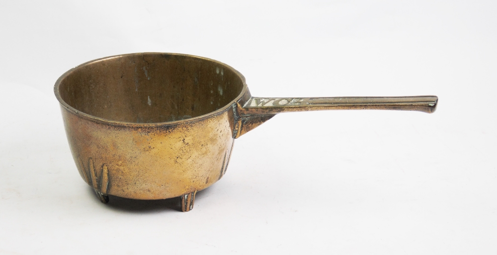 A George III bronze skillet,