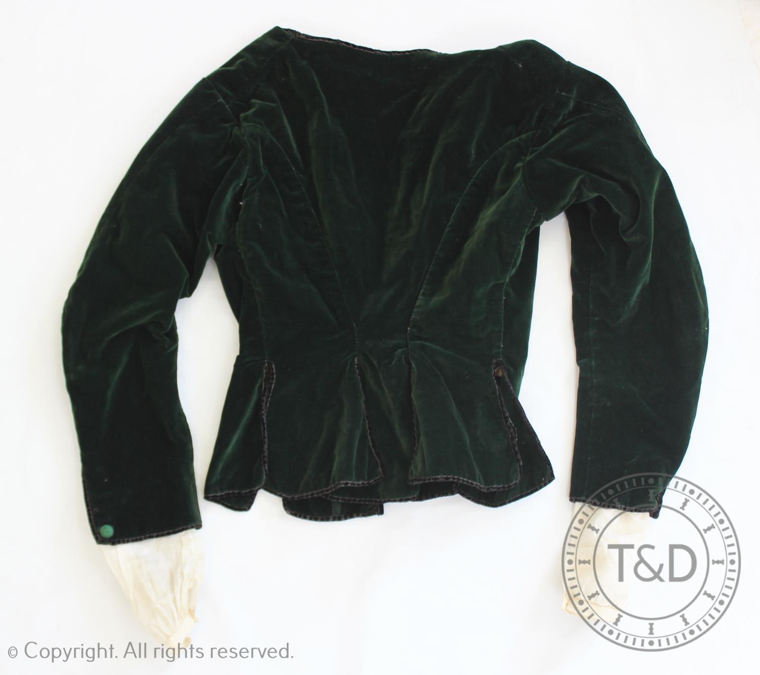 A lady?s forest green velvet bodice, 18th century style, with centre front hooks for lacing and - Image 3 of 4