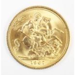 An Elizabeth II gold sovereign dated 1967, weight 7.9gms