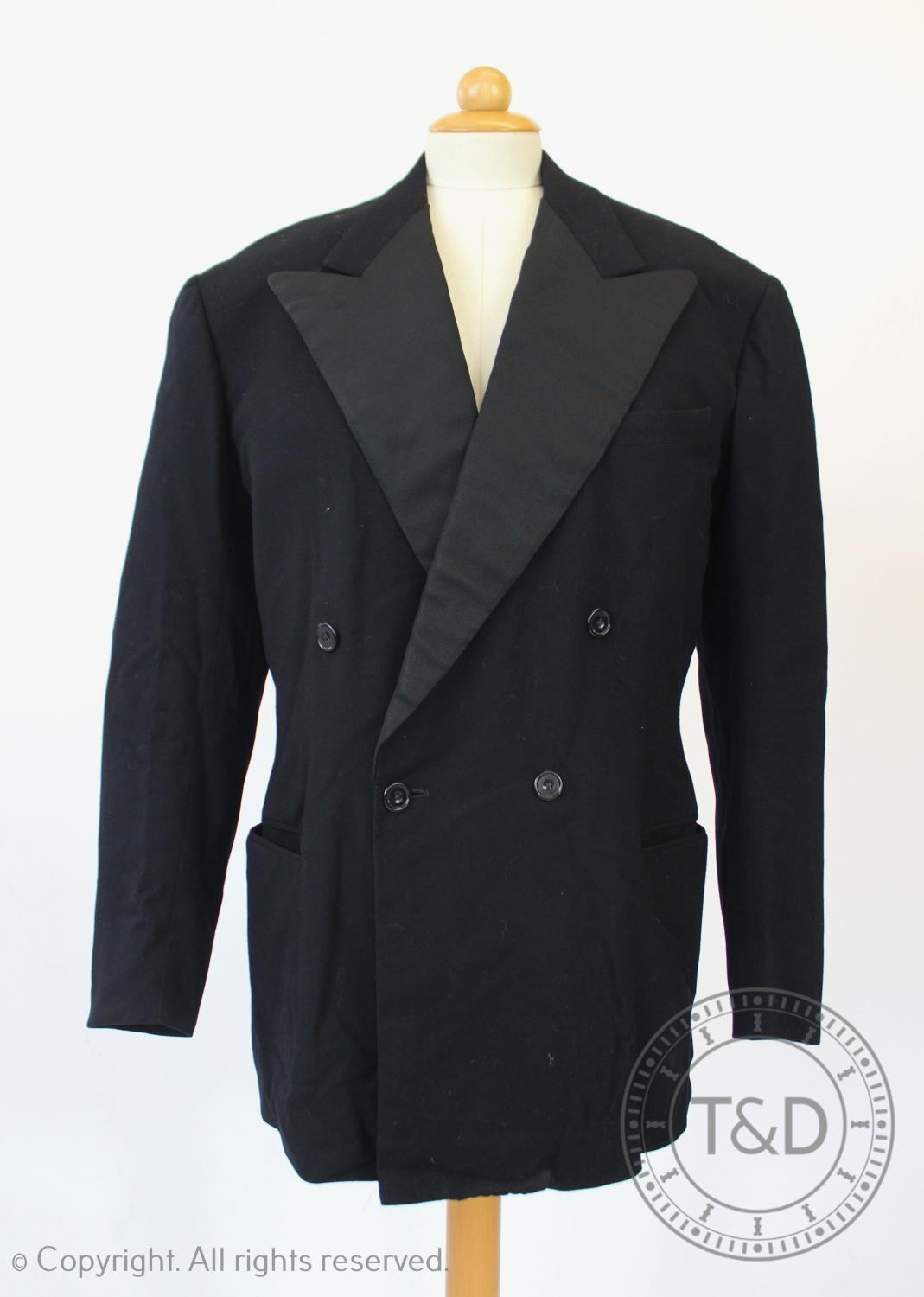 A gentlemen?s battleship grey greatcoat, the double-breasted coat with large lapel collar, a black - Image 3 of 4