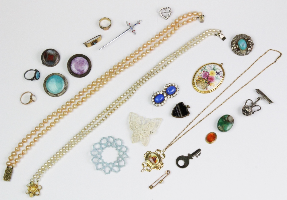 An assortment of Victorian and vintage costume jewellery, to include a Victorian yellow metal - Image 2 of 2