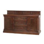 CREDENZA in rovere a due ante con tre cassetti e cassettiera sovrastante. Francia XVIII secolo