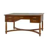 SCRITTOIO Impero in mogano con piano in pelle. Francia fine XIX secolo Misure: cm 150 x 75 x h 77