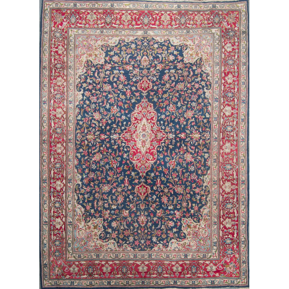 TAPPETO Kerman, trama e ordito in cotone, vello in lana (difetti). Persia XX secolo Misure: cm 367 x