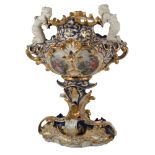CENTROTAVOLA Luigi Filippo in porcellana decorata e lumeggiata in oro (usure e rotture). Francia XIX