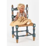 BONOMI ITALY BAMBOLA con sediolina in legno laccato e dipinto. Primi '900 Misure: cm 34 x 32 x h