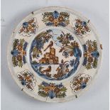 PIATTO in ceramica smaltata e decorata (filatura e difetti). Italia centrale fine '700 Misure: