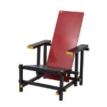 GERRIT RIETVELD STORICA POLTRONA "Red Blue" con forme geometriche in legno laccato. Anni '70 Misure: