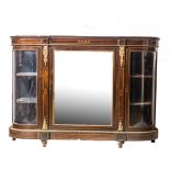 CREDENZA in legno ebanizzato con laterali a vetri, tarsie in bosso e fregi in bronzo. Inghilterra