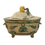 ZUPPIERA in ceramica smaltata e decorata (mancanze). Cerreto fine XIX secolo Misure: cm 29 x 19 x